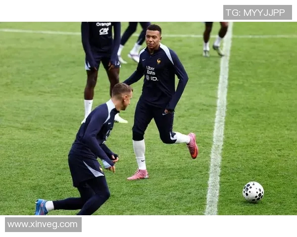 姆巴佩精彩瞬间再现,法国足球新星携手未来梦想,勇闯世界足坛巅峰 姆巴佩精彩瞬间再现,法国足球新星携手未来梦想,勇闯世界足坛巅峰